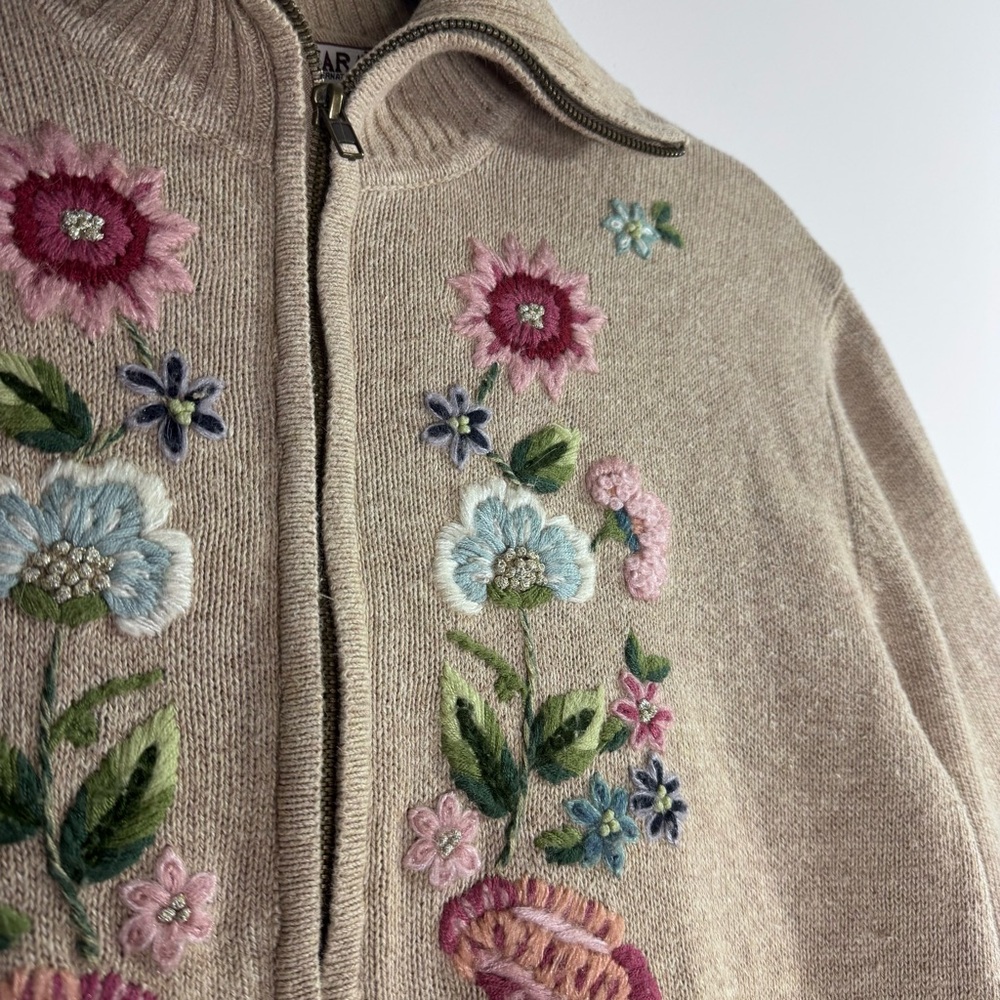 Vintage Tiara International Embroidered Floral Zip Cardigan Cottagecore Sweater - Picture 2 of 3